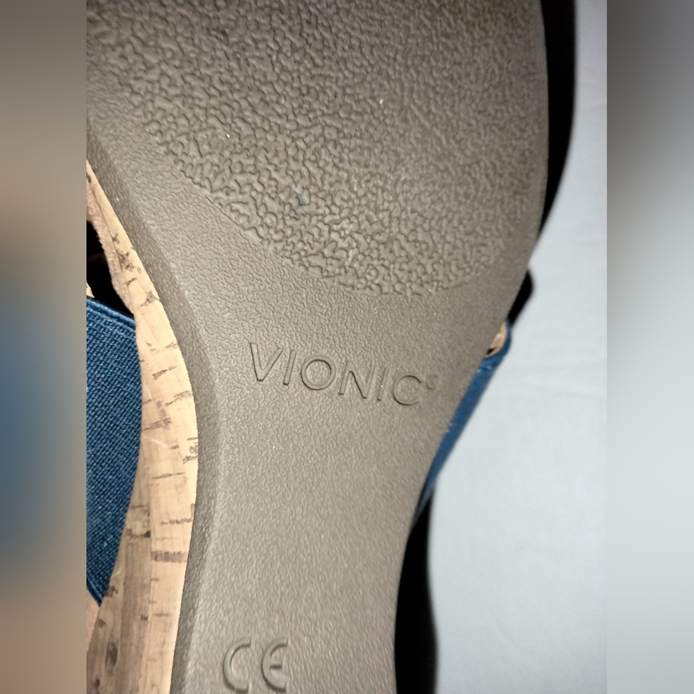 Vionic (Sz 9.5) Blue & Tan Adjustable Crisscross Strap Leticia Open Toe Sandals - Picture 10 of 14